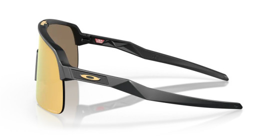 detail Slnečné okuliare Oakley 9463-1339 Sutro Lite Matte Carbon s Prizm 24K šošovkami