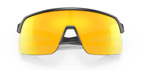 detail Slnečné okuliare Oakley 9463-1339 Sutro Lite Matte Carbon s Prizm 24K šošovkami