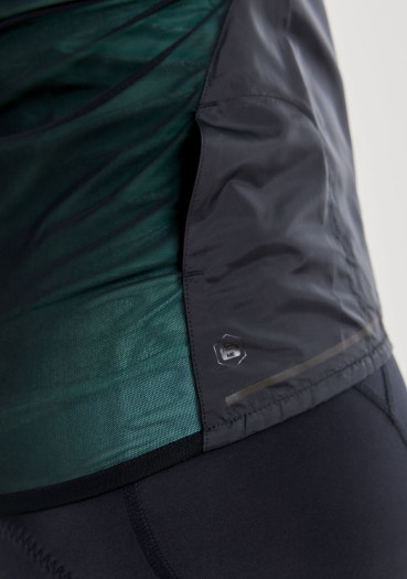 detail Dámska cyklistická vesta Craft Essence Light Wind 1908793-999000