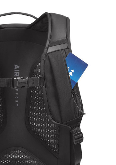 detail Batoh Camelbak Hawg Commute 30 Black