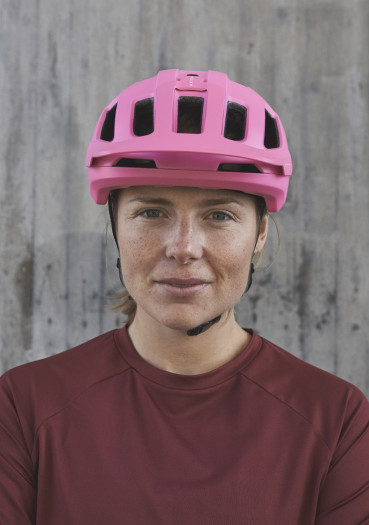 detail Cyklistická helma Poc Axion Actinium Pink Matt
