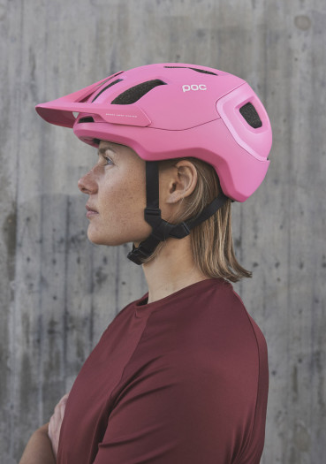 detail Cyklistická helma Poc Axion Actinium Pink Matt