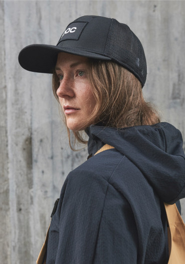 detail Šiltovka POC Trucker Cap Uranium Black – minimalistický štýl a maximálna ventilácia
