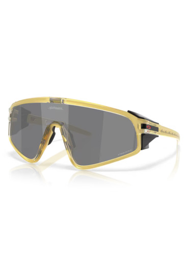 detail Oakley 9404-1435 Latch Panel PM Gold Glass w/ Prizm Black