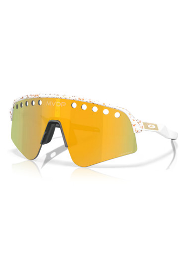 detail Slnečné okuliare Oakley 9465-3339 Sutro Lite Sweep Mvdp Red/Gold Splatter