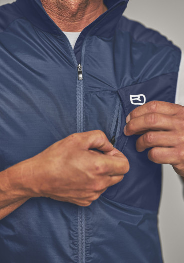 detail Pánska vesta Ortovox Trace Windbreaker Vest M Blue Nunatak