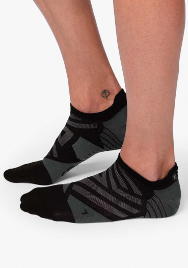 detail Pánske ponožky On Running Low Sock M Black / Shadow